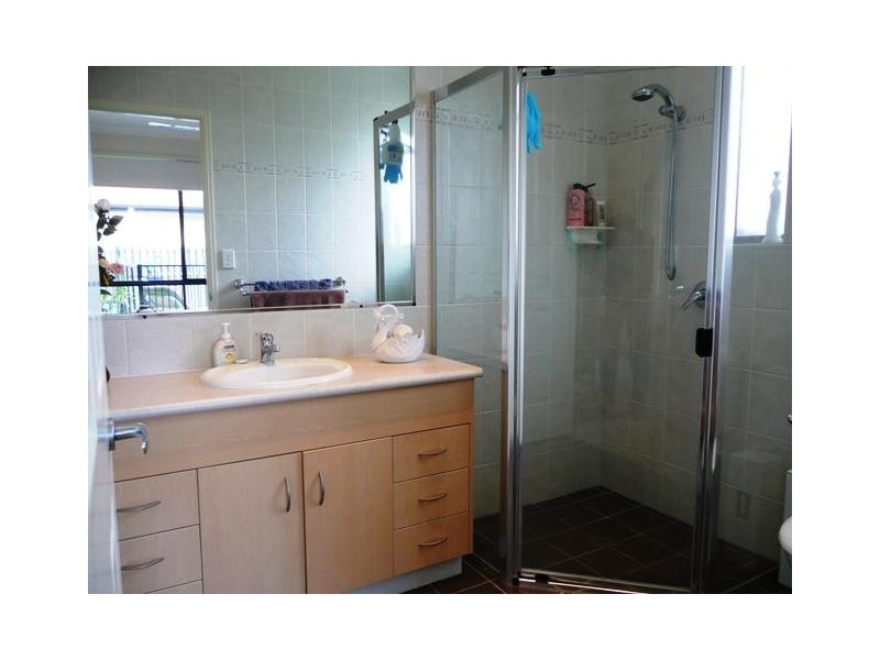 8 Fairbairn Ct, Oxenford QLD 4210