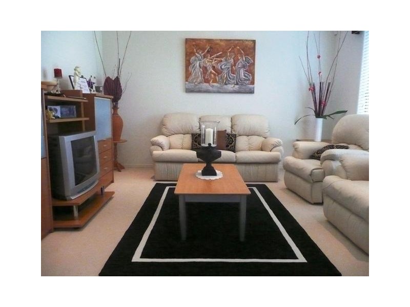 8 Fairbairn Ct, Oxenford QLD 4210