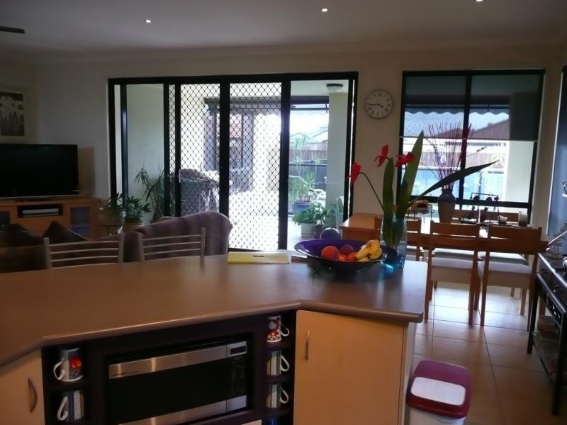 8 Fairbairn Ct, Oxenford QLD 4210