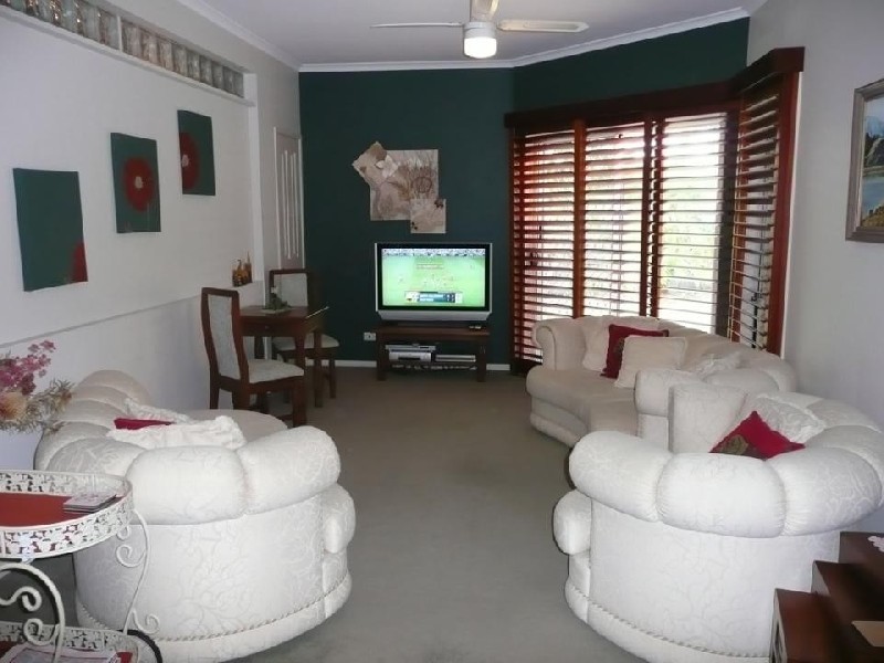 57 Ontario Cres, Parkinson QLD 4115