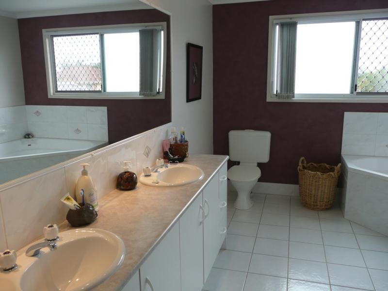 57 Ontario Cres, Parkinson QLD 4115