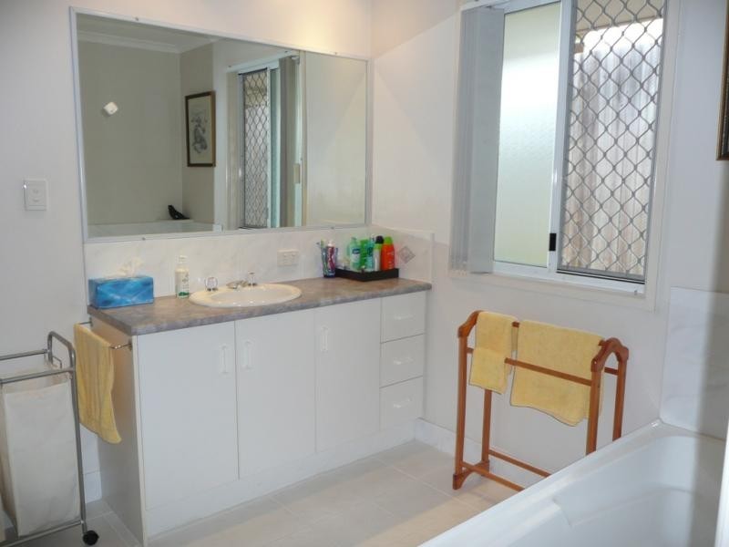57 Ontario Cres, Parkinson QLD 4115