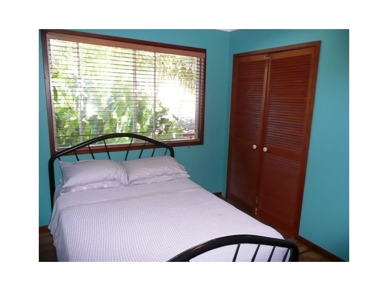 19 Albion Av, Miami QLD 4220