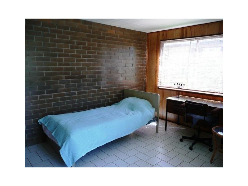 19 Albion Av, Miami QLD 4220