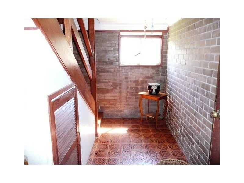 19 Albion Av, Miami QLD 4220