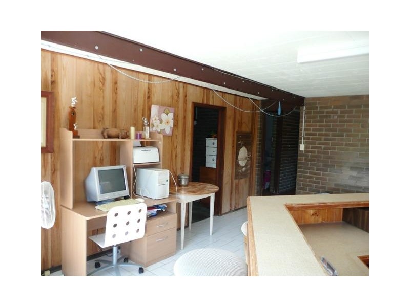 19 Albion Av, Miami QLD 4220