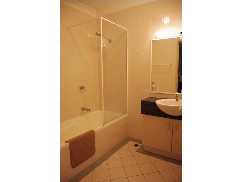 3 Bronberg Ct, Southport QLD 4215