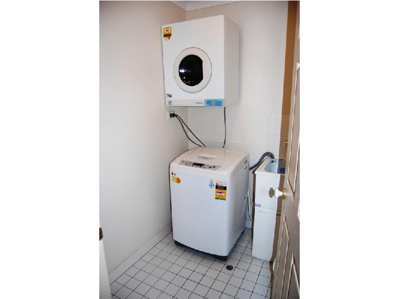 3 Bronberg Ct, Southport QLD 4215