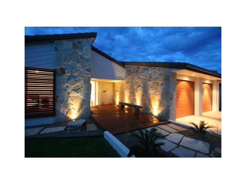 4 Sugarleaf Ct, Burleigh Waters QLD 4220