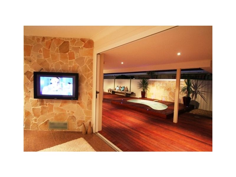 4 Sugarleaf Ct, Burleigh Waters QLD 4220