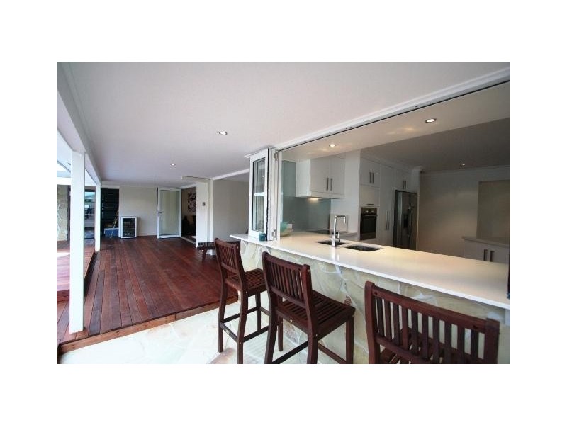 4 Sugarleaf Ct, Burleigh Waters QLD 4220