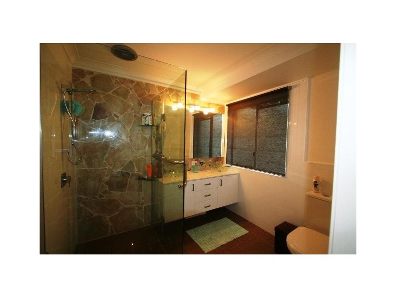 4 Sugarleaf Ct, Burleigh Waters QLD 4220