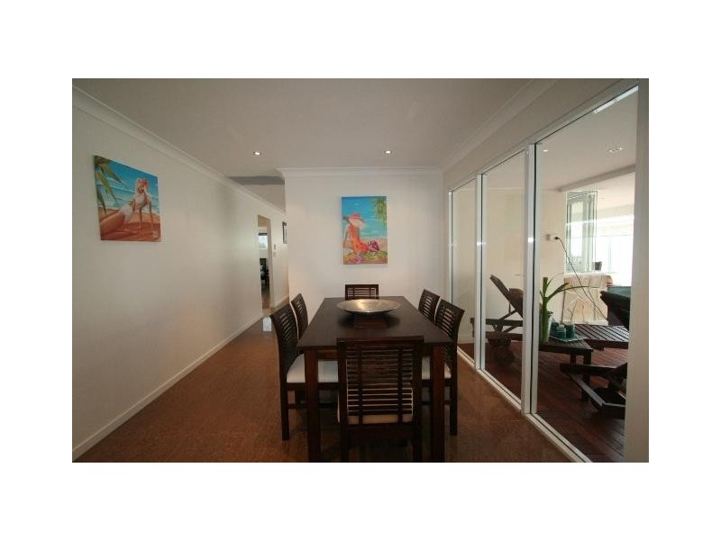 4 Sugarleaf Ct, Burleigh Waters QLD 4220