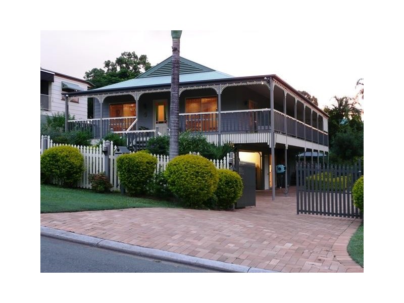 8 Iragana St, Hope Island QLD 4212