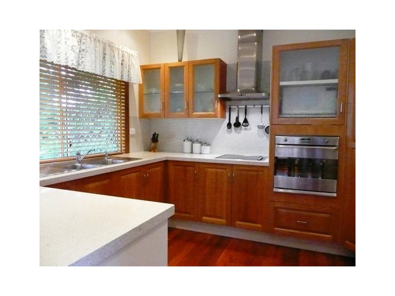 8 Iragana St, Hope Island QLD 4212