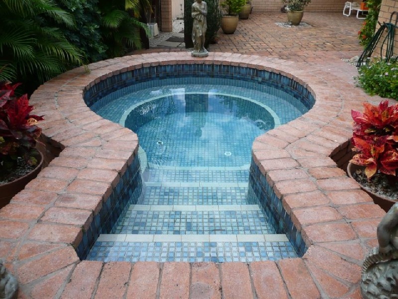 77 Sovereign Dr, Mermaid Waters QLD 4218