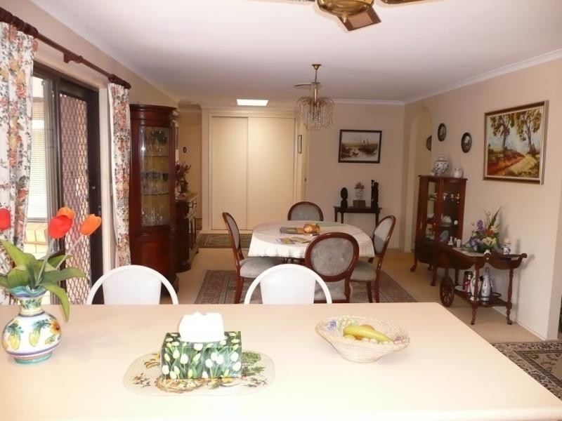 77 Sovereign Dr, Mermaid Waters QLD 4218