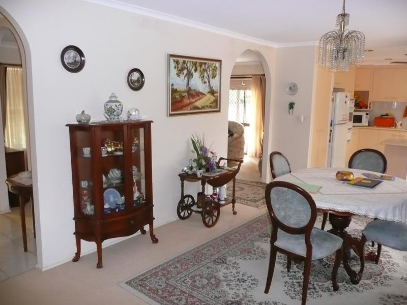 77 Sovereign Dr, Mermaid Waters QLD 4218