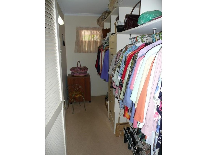 77 Sovereign Dr, Mermaid Waters QLD 4218