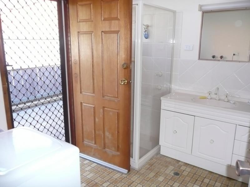 2/203 Central St, Labrador QLD 4215