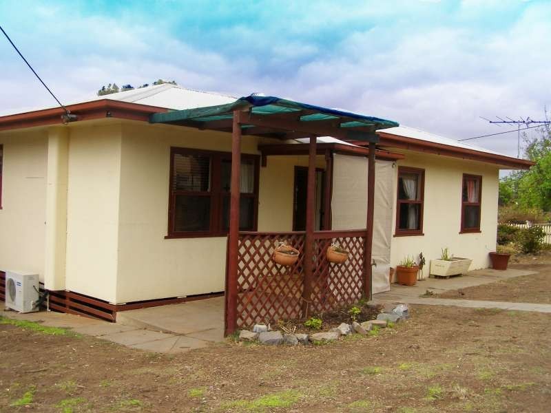 8 Rowe Street, Strathalbyn SA 5255