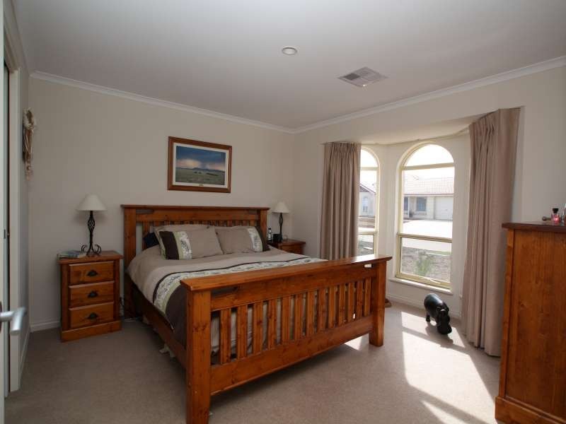 15 Strathford Way, Strathalbyn SA 5255