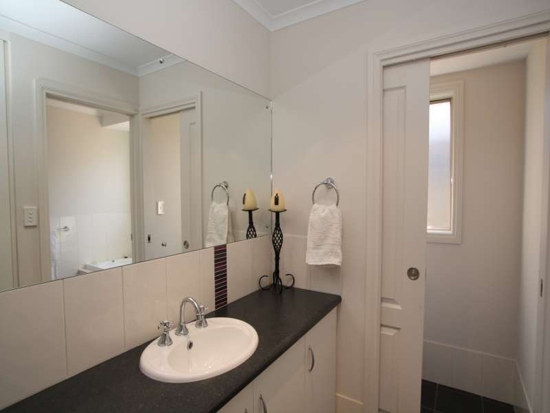 15 Strathford Way, Strathalbyn SA 5255