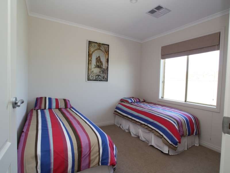 15 Strathford Way, Strathalbyn SA 5255