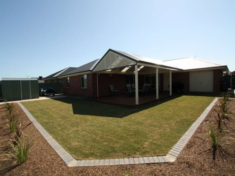 15 Strathford Way, Strathalbyn SA 5255