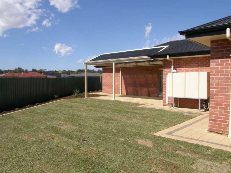 13 Strathford Way, Strathalbyn SA 5255