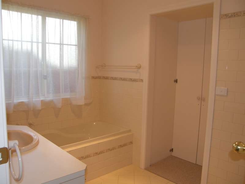 Unit 13 Heysen Village, Haebich Lane, Hahndorf SA 5245