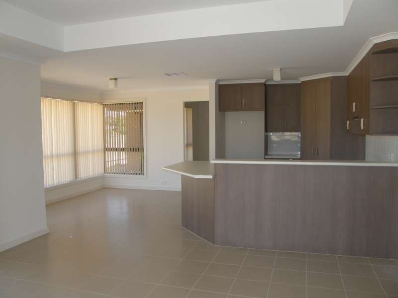 10 Dashwood Cct, Strathalbyn SA 5255