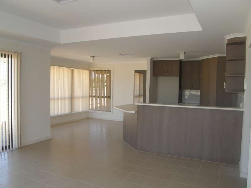 10 Dashwood Cct, Strathalbyn SA 5255