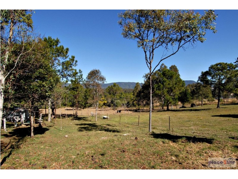 225 GIBBONS RD, Samford QLD 4520