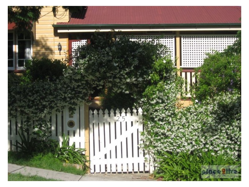 25 Barton Street, Bardon QLD 4065