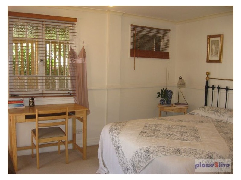 25 Barton Street, Bardon QLD 4065