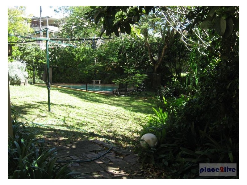 25 Barton Street, Bardon QLD 4065