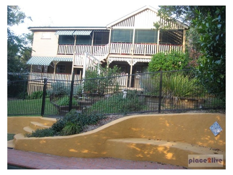 25 Barton Street, Bardon QLD 4065