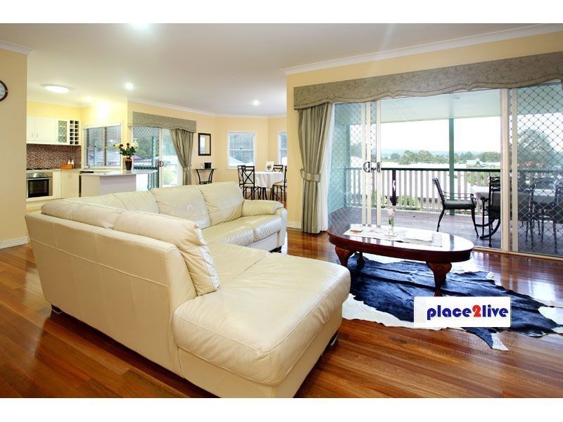 18 CHALMERS CRT, Samford QLD 4520