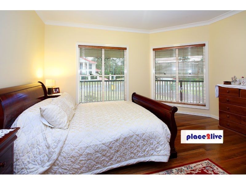 18 CHALMERS CRT, Samford QLD 4520