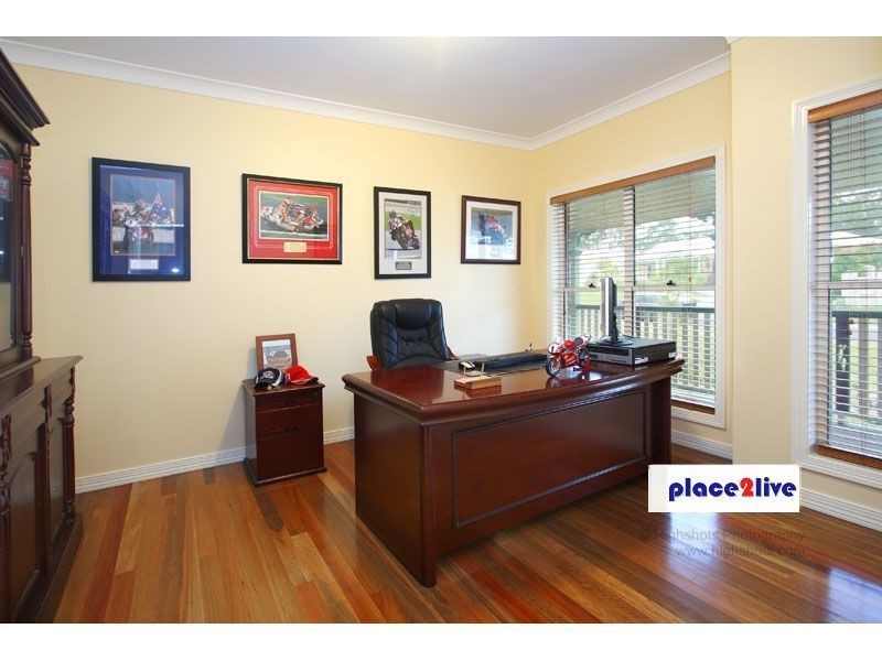 18 CHALMERS CRT, Samford QLD 4520