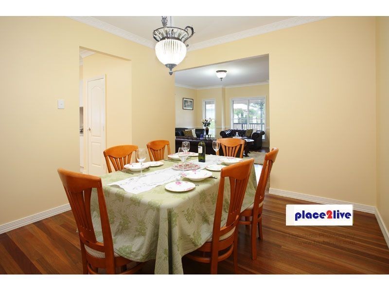 18 CHALMERS CRT, Samford QLD 4520