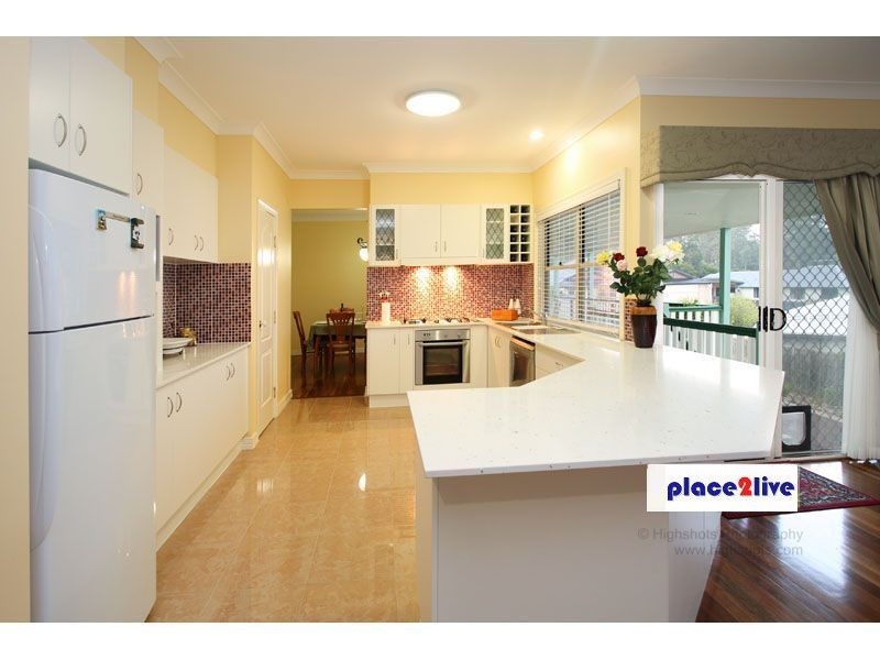 18 CHALMERS CRT, Samford QLD 4520