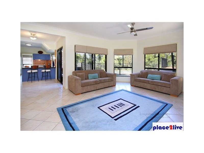 6 SPRY CT, Petrie QLD 4502