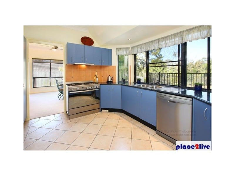 6 SPRY CT, Petrie QLD 4502