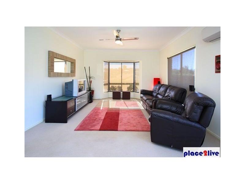6 SPRY CT, Petrie QLD 4502