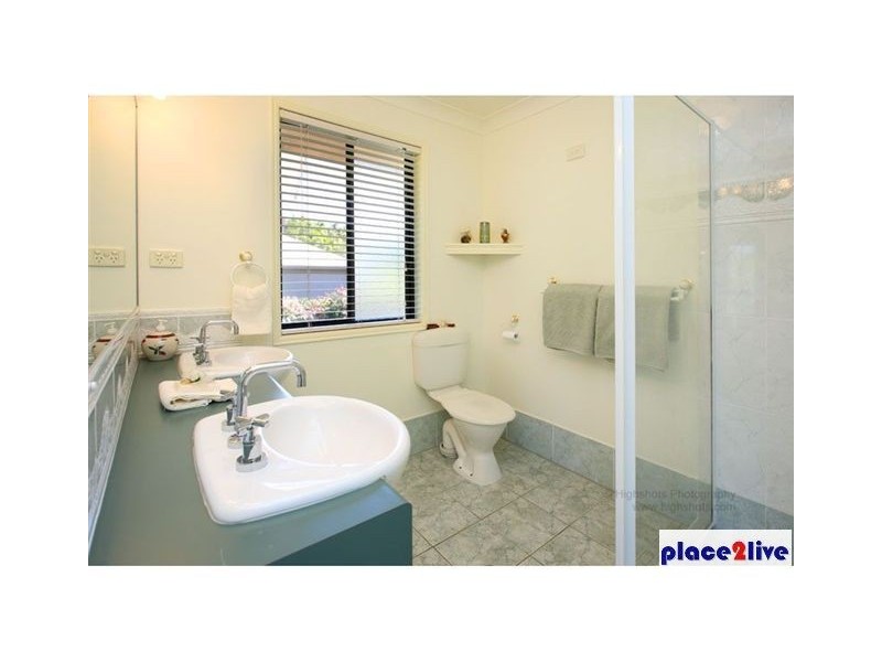 6 SPRY CT, Petrie QLD 4502