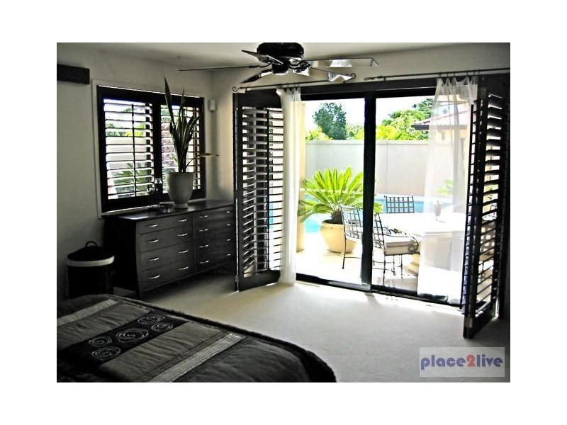 26 SHOALWATER CT, Burleigh Waters QLD 4220