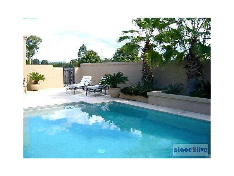 26 SHOALWATER CT, Burleigh Waters QLD 4220