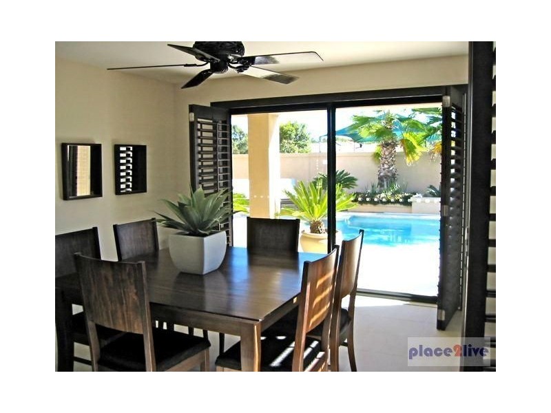 26 SHOALWATER CT, Burleigh Waters QLD 4220